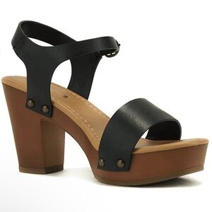 WORN ONCE Women's Black Platform Sandals 💕